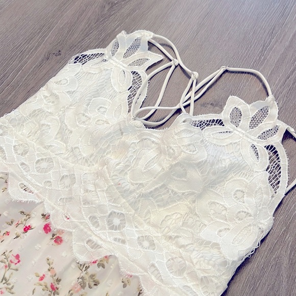 Short, Floral Dress Size Medium - Picture 2 of 5